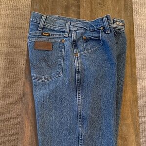 Men’s Wrangler Classic Blue Jeans 47 Regular fit size 33x34